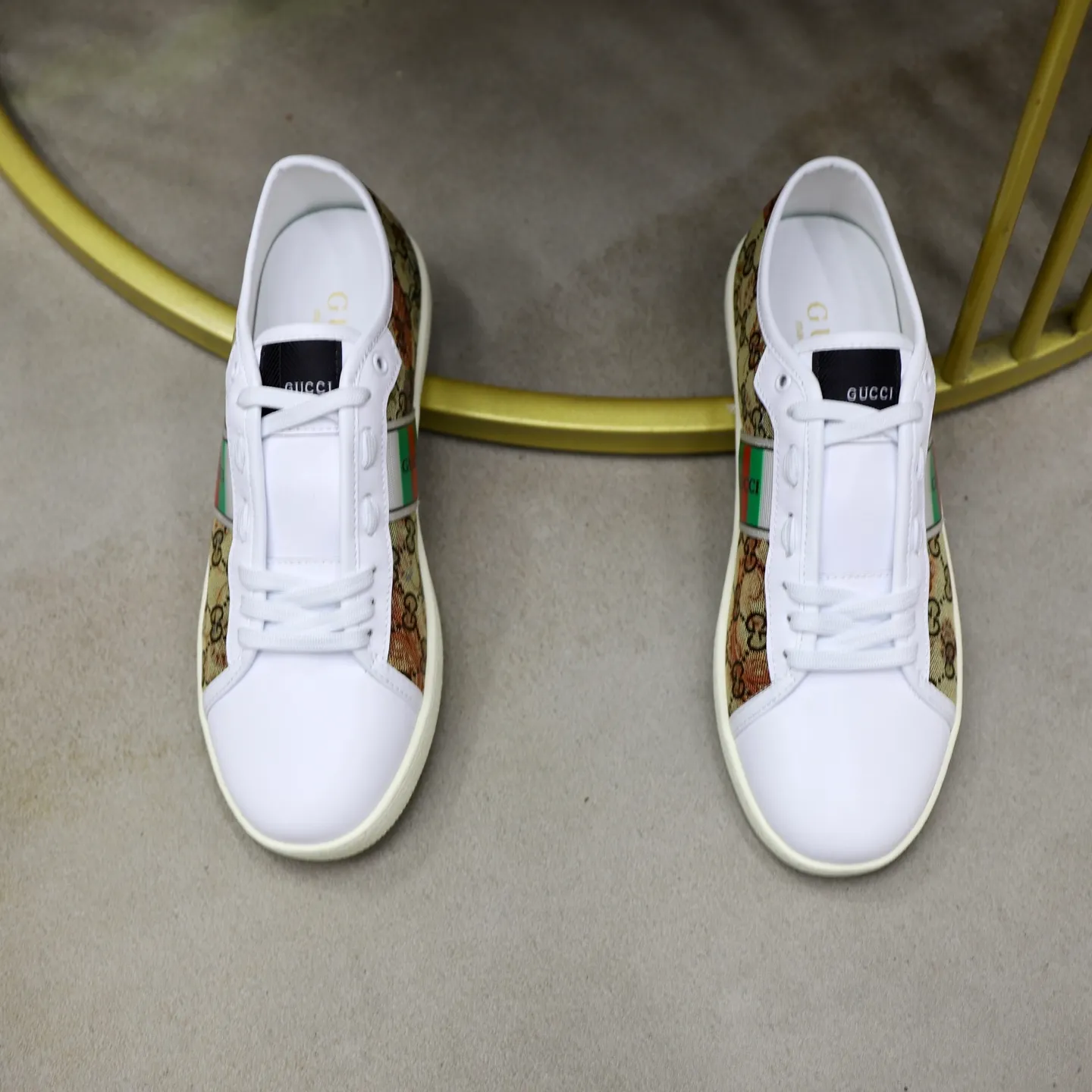 Ex-factory price: 400💰🙅‍♂️🙅‍♂️🙅‍♂️ Brand: GUCCI Standard code: 38-44 (45 customized) Grade: Same as the official website Material: Original material splicing Comfortable and breathable lining Lightweight and wear-resistant sports outsole Style category: Men's fashionable casual shoes Running sneakers Distinguished luxury brand elements Top luxury Color: actual picture color